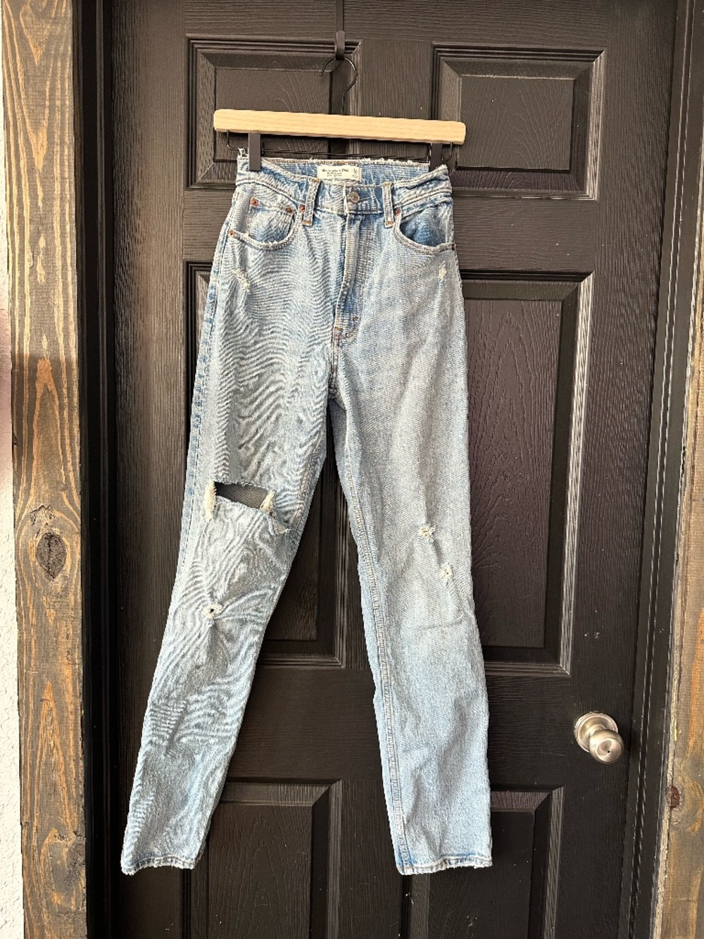 Abercrombie Curve Love 90s Straight Jeans Size 25 Ultra High Rise Distressed NWO